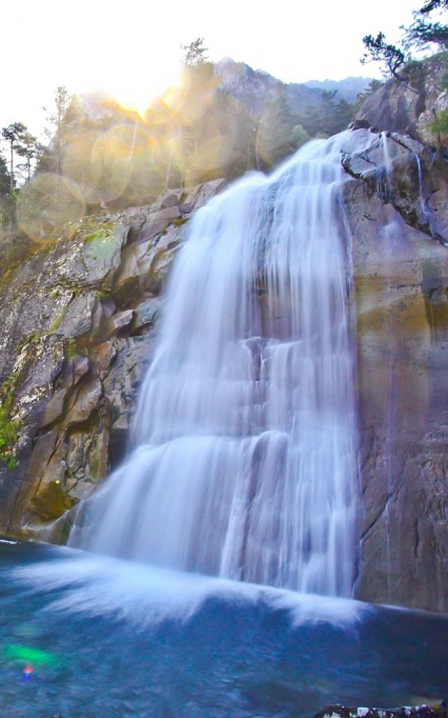 Cascade au dessus du Pont d'Espagne