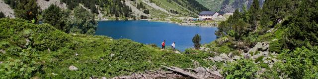 Balade sur les berges du lac de Gaube