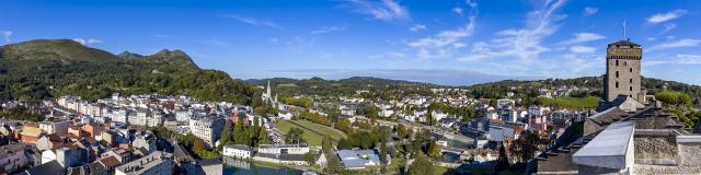 Vue sur le Sanctuaire ND de Lourdes depuis le château