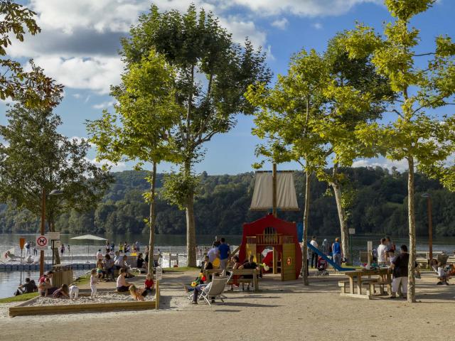 Aire de jeux et de pique nique du lac de Lourdes