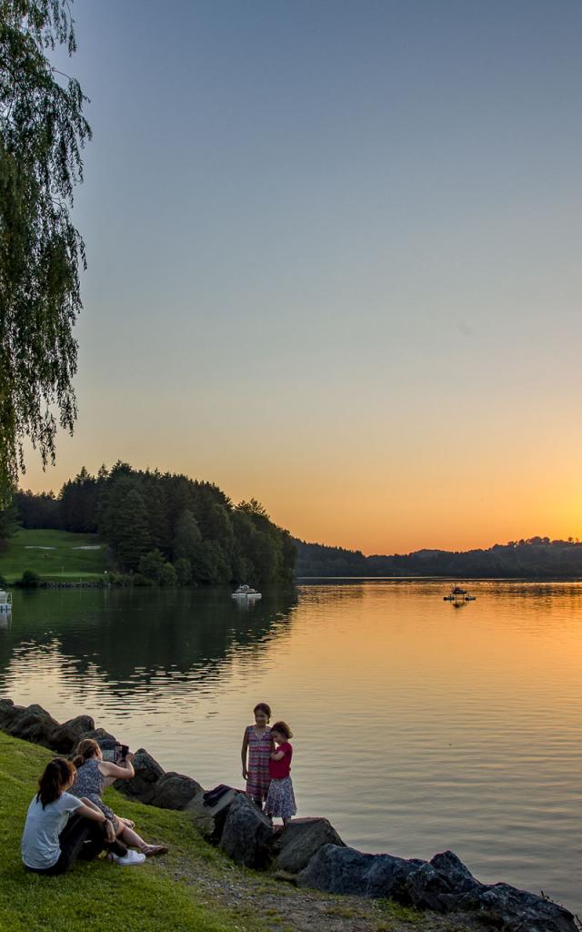 Coucher de soleil au lac de Lourdes