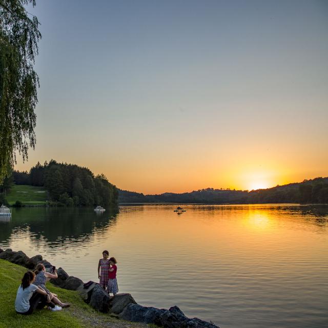 Coucher de soleil au lac de Lourdes