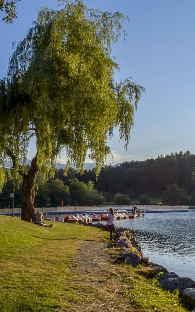 Les berges du lac de Lourdes