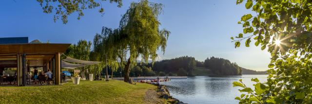 Les berges du lac de Lourdes