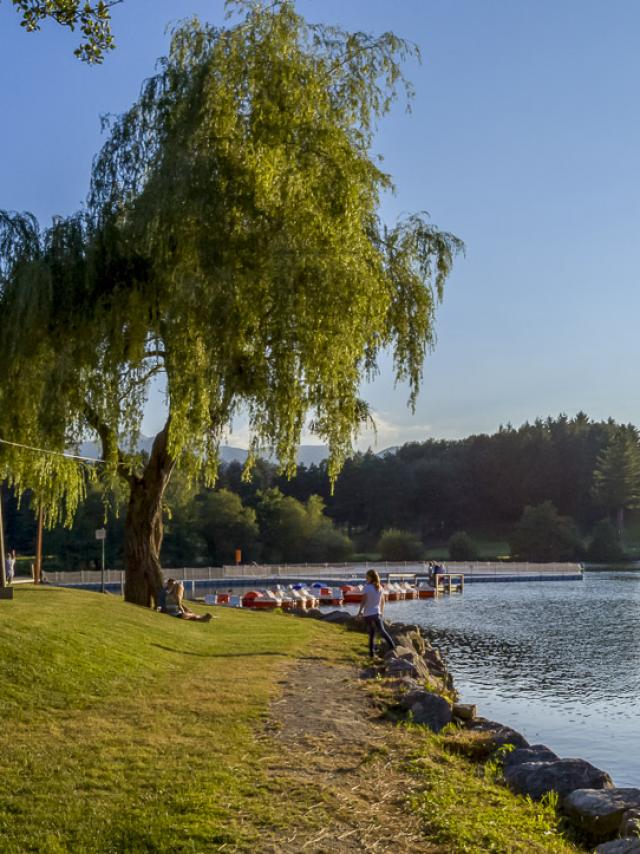 Les berges du lac de Lourdes