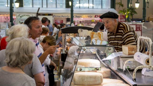 Fromager aux Halles de Lourdes