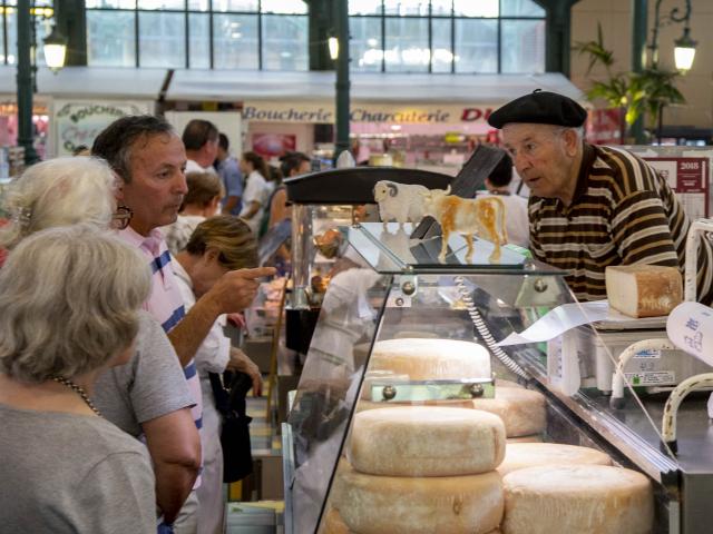 Fromager aux Halles de Lourdes