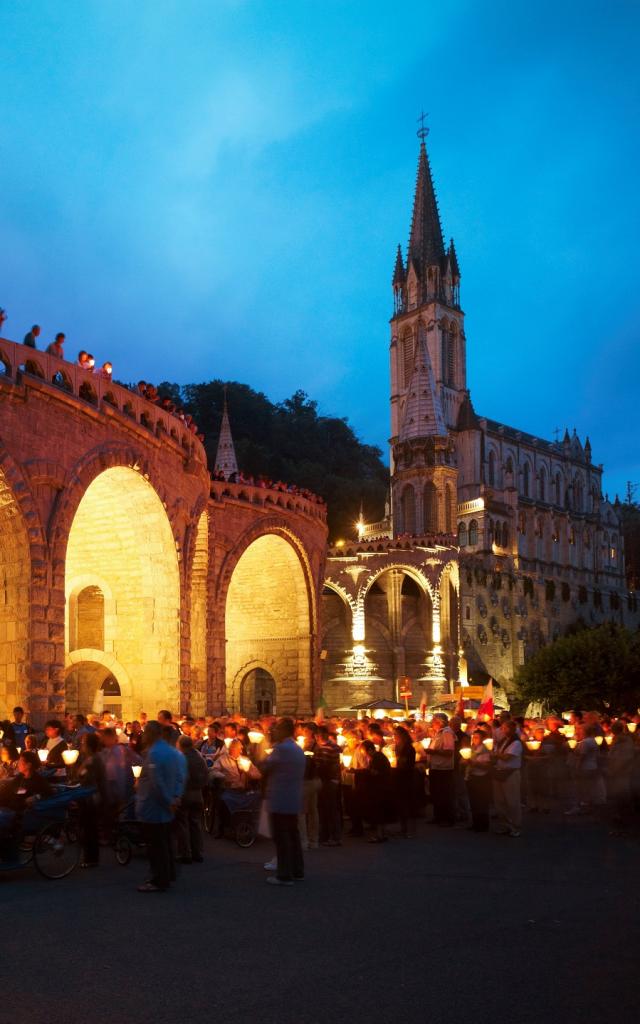 Procession au Sanctuaire de Lourdes