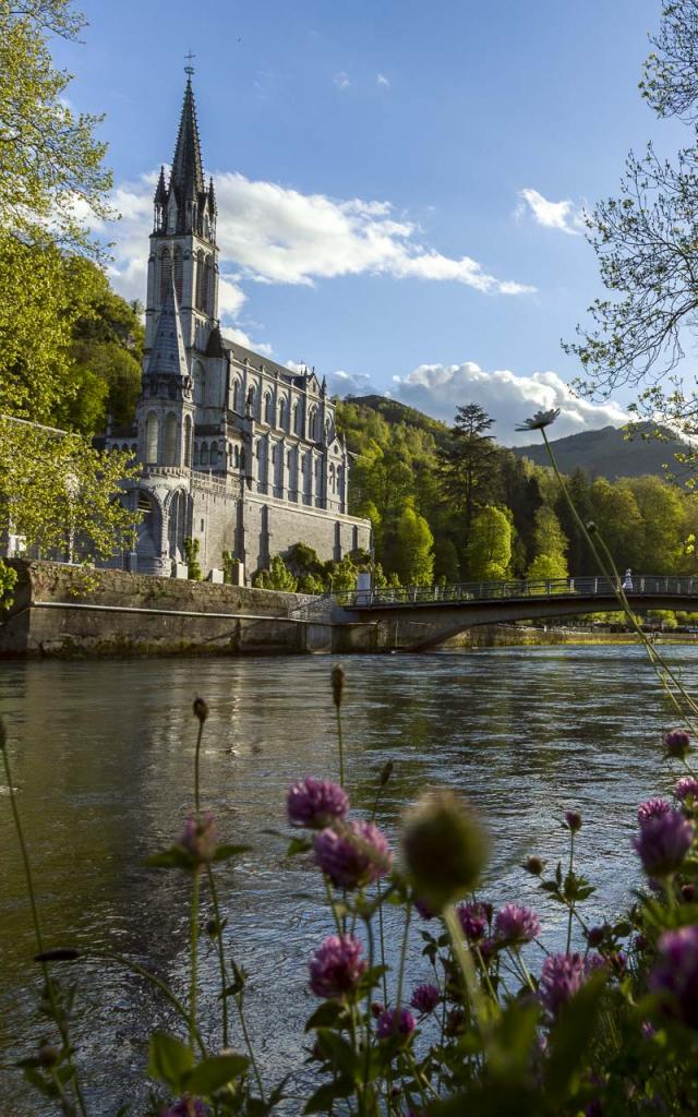 Berges du Gave de Pau au Sanctuaire ND de Lourdes