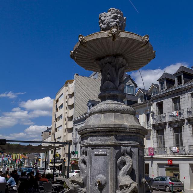 Fontaine place marcadal Lourdes