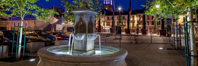 Fontaine place peyramale Lourdes