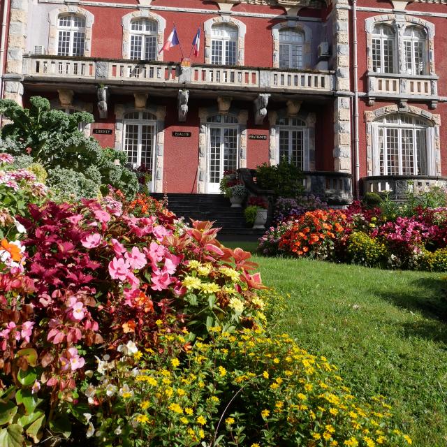 Jardin de l'hôtel de ville Lourdes