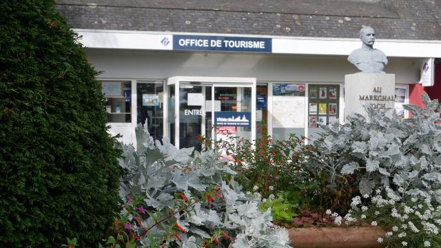 Square Foch, Office de tourisme