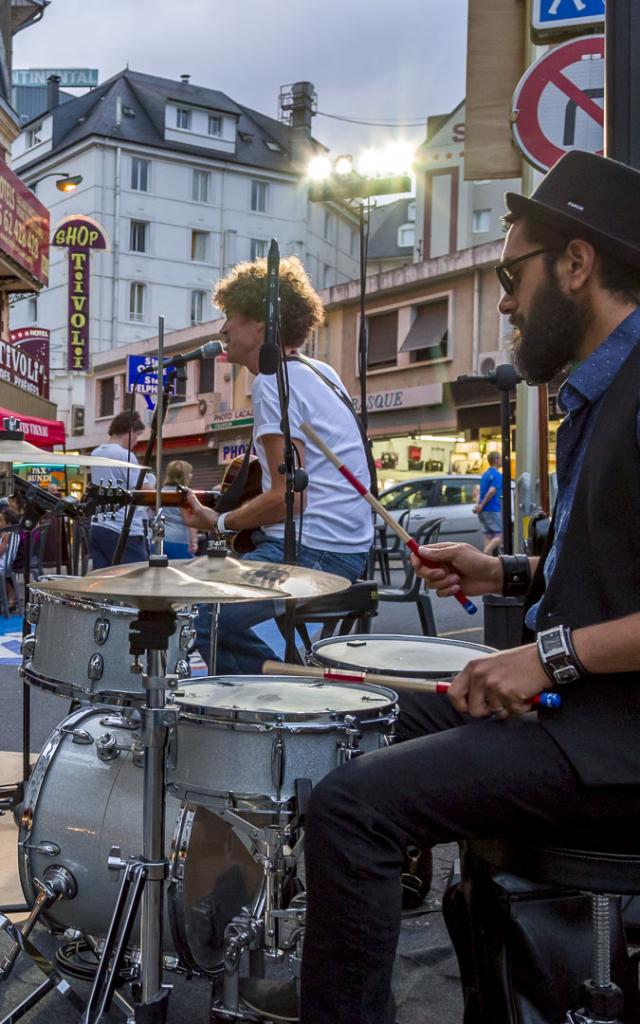 Terrasse en fête concert Lourdes