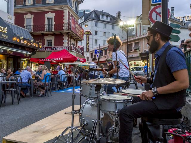 Terrasse en fête concert Lourdes