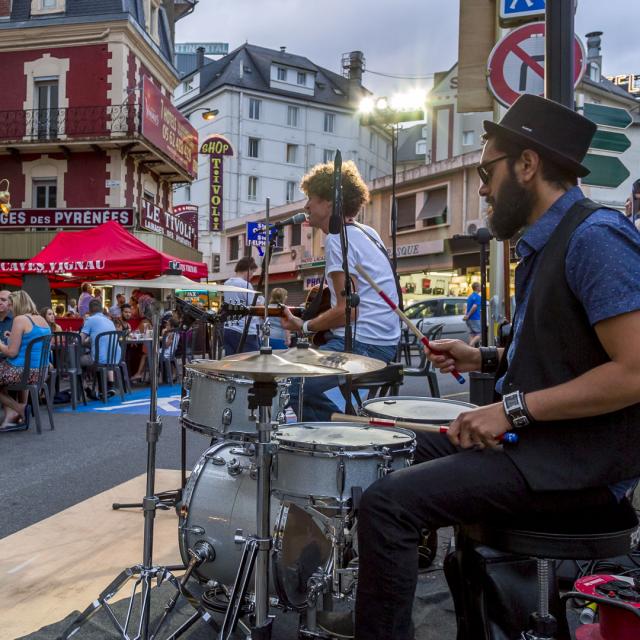 Terrasse en fête concert Lourdes