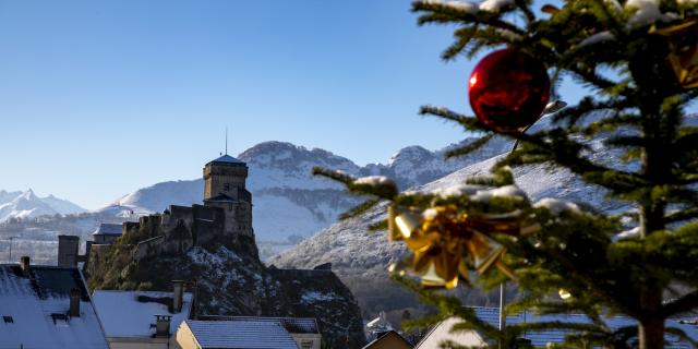 Château de Lourdes sous la neige