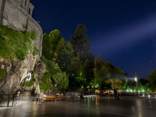 Grotte vue de nuit