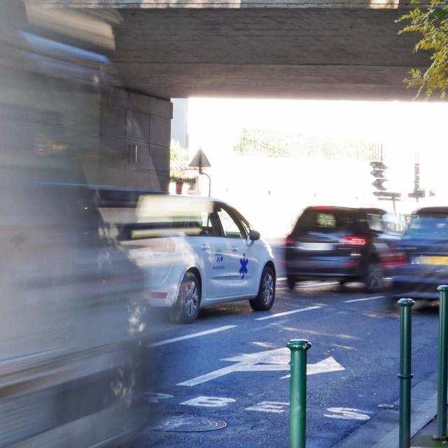 Voitures à Lourdes