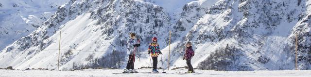 Famille au ski à Hautacam