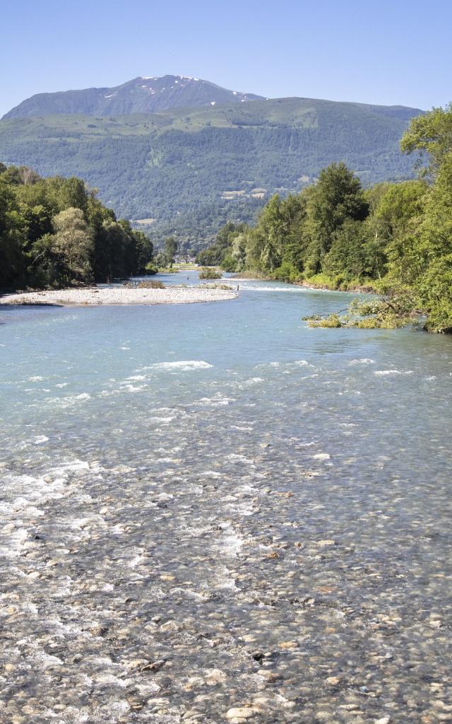 Le gave de Pau dans la vallée des Gaves