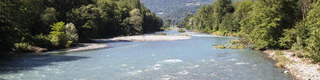 Le gave de Pau dans la vallée des Gaves