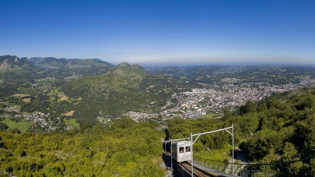 Vue su Lourdes depuis le Pic du Jer