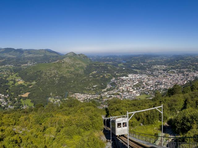 Vue su Lourdes depuis le Pic du Jer