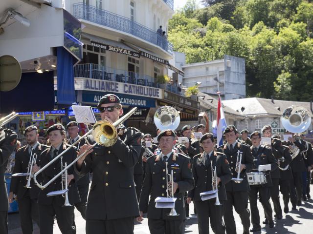 pelerinage-militaires-sanctuaire-8-bd-p-vincent-ot-lourdes-2016.jpg