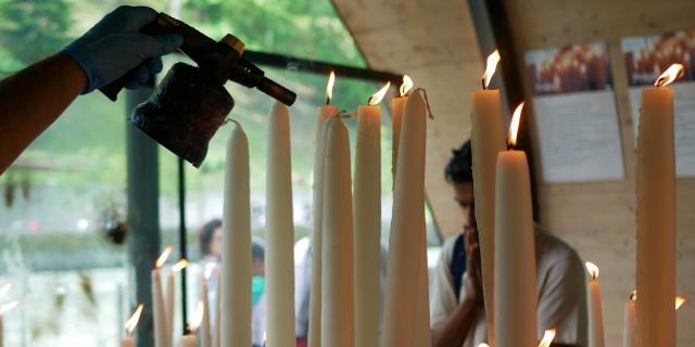 Feutier Cierges Notre Dame De Lourdes